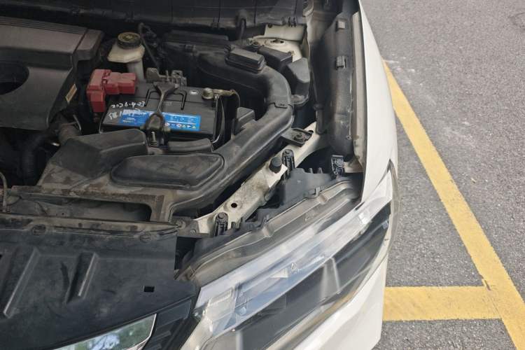 Used Nissan X-Trail 2017 2.0L CVT Comfort Edition 2WD Engine Bay Left