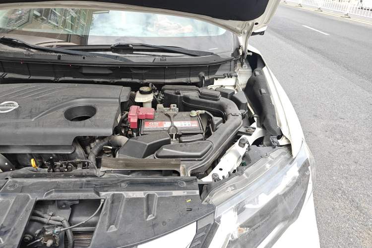 Used Nissan X-Trail 2017 2.0L CVT Comfort Edition 2WD Engine Bay Left
