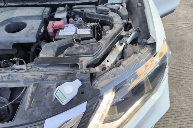 Used Nissan X-Trail 2017 2.0L CVT Comfort Edition 2WD Engine Bay Left