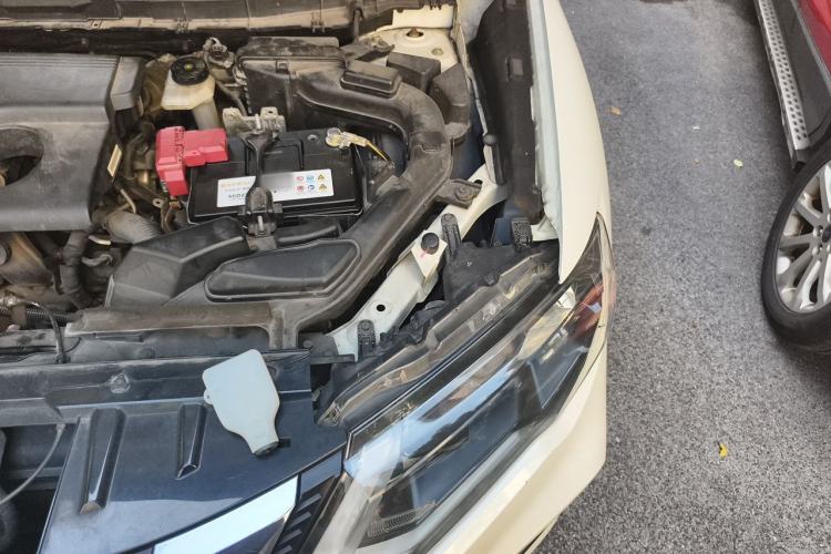 Used Nissan X-Trail 2017 2.0L CVT Comfort Edition 2WD Engine Bay Left