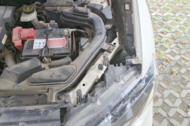 Used Nissan X-Trail 2017 2.0L CVT Smart Enjoyment Version 2WD Engine Bay Left