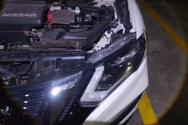 Used Nissan X-Trail 2017 2.5L CVT Luxury Edition 4WD Engine Bay Left