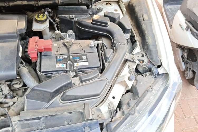 Used Nissan X-Trail 2017 2.0L CVT Comfort Edition 2WD Engine Bay Left