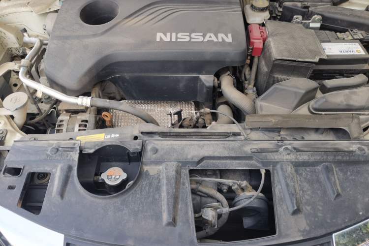 Used Nissan X-Trail 2017 2.5L CVT Ultimate Edition 4WD Engine Bay