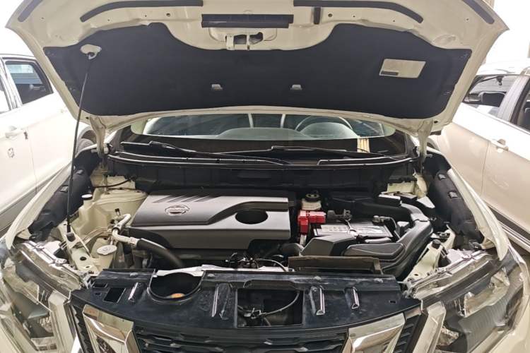 Used Nissan X-Trail 2017 2.0L CVT Comfort Edition 2WD Engine Bay