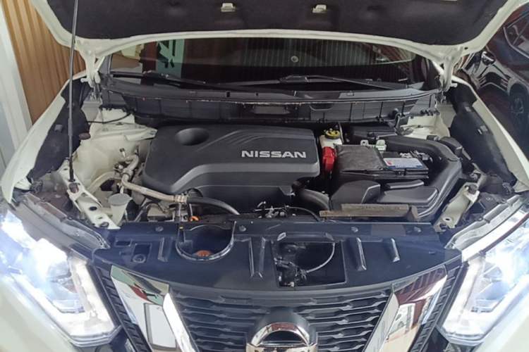 Used Nissan X-Trail 2017 2.5L CVT Leading Edition 4WD Engine Bay