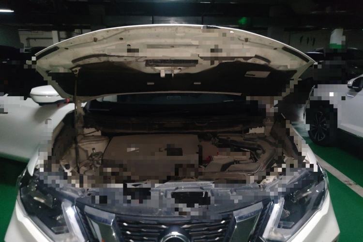 Used Nissan X-Trail 2017 2.0L CVT Fashion Edition 2WD Engine Bay