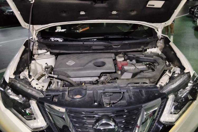 Used Nissan X-Trail 2017 2.0L CVT Smart Enjoyment Version 2WD Engine Bay