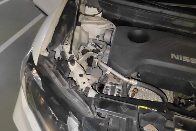 Used Nissan X-Trail 2017 2.5L CVT Luxury Edition 4WD Engine Bay Right