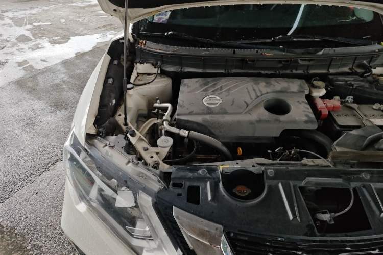 Used Nissan X-Trail 2017 2.0L CVT Comfort Edition 2WD Engine Bay Right
