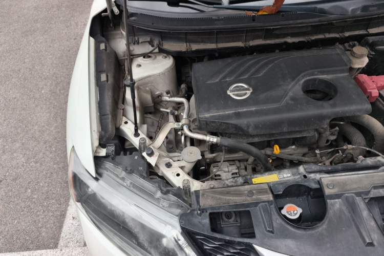 Used Nissan X-Trail 2017 2.0L Manual Classic Edition 2WD Engine Bay Right