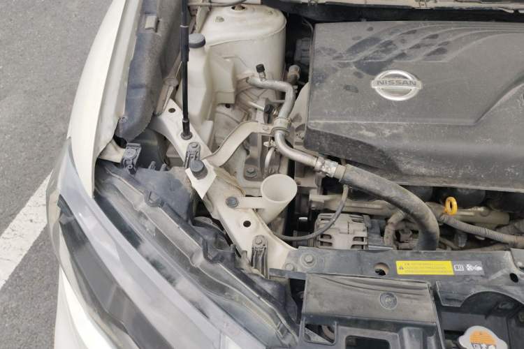 Used Nissan X-Trail 2017 2.0L CVT Comfort Edition 2WD Engine Bay Right
