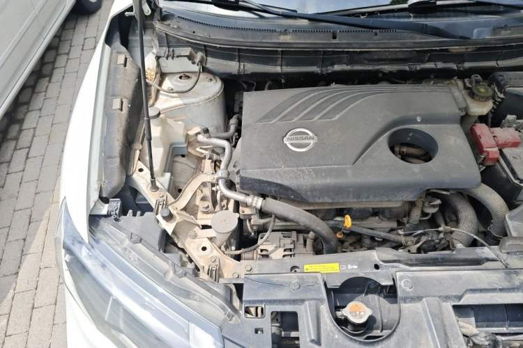 Used Nissan X-Trail 2017 2.0L CVT Comfort Edition 2WD Engine Bay Right