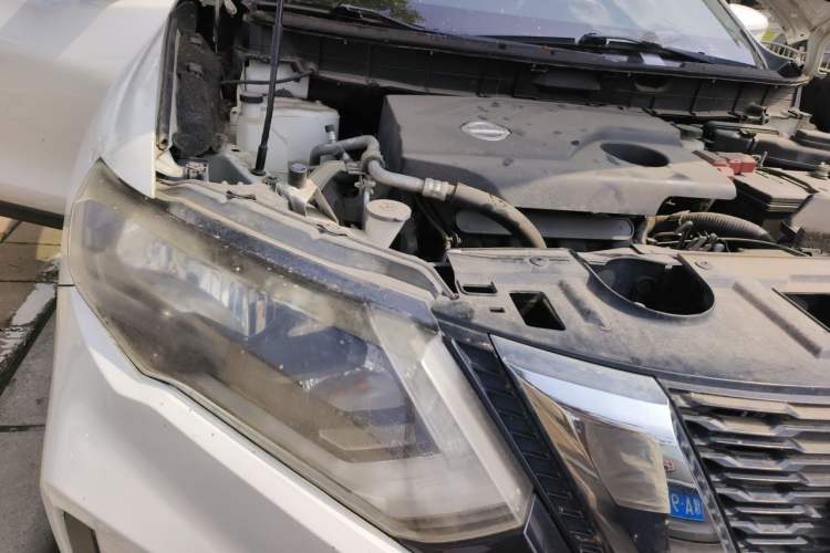 Used Nissan X-Trail 2017 2.0L CVT Comfort Edition 2WD Engine Bay Right