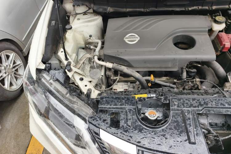 Used Nissan X-Trail 2017 2.0L CVT Comfort Edition 2WD Engine Bay Right