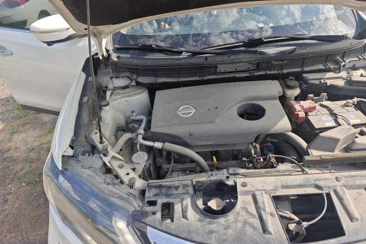 Used Nissan X-Trail 2017 2.0L CVT Comfort Edition 2WD Engine Bay Right