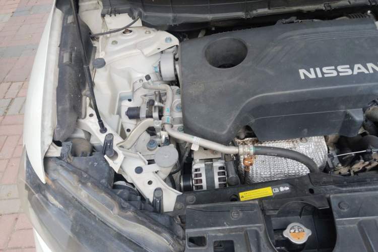 Used Nissan X-Trail 2017 2.5L CVT Luxury Edition 4WD Engine Bay Right