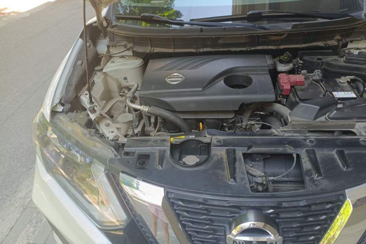 Used Nissan X-Trail 2017 2.0L CVT Comfort Edition 2WD Engine Bay Right