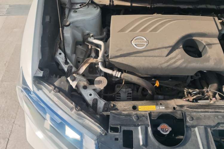 Used Nissan X-Trail 2017 2.0L CVT Comfort Edition 2WD Engine Bay Right