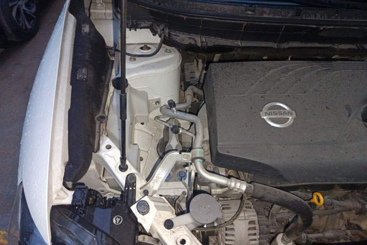 Used Nissan X-Trail 2017 2.0L CVT Comfort Edition 2WD Engine Bay Right