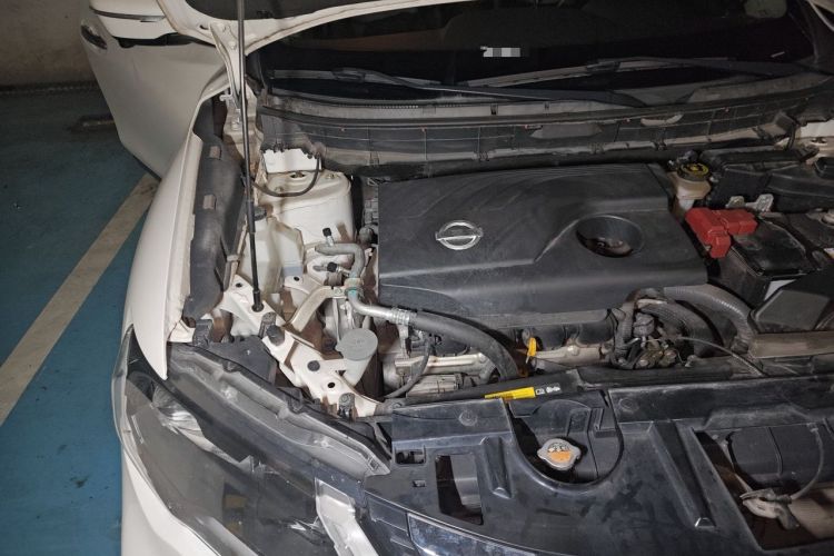 Used Nissan X-Trail 2017 2.0L CVT Comfort Edition 2WD Engine Bay Right