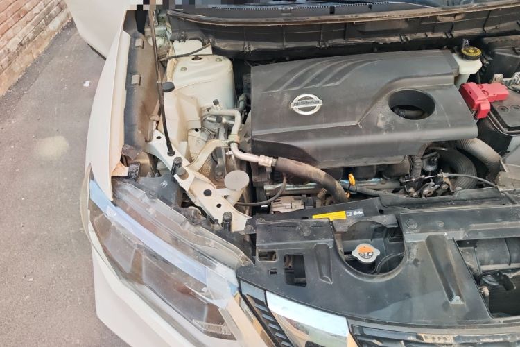 Used Nissan X-Trail 2017 2.0L CVT Comfort Edition 2WD Engine Bay Right