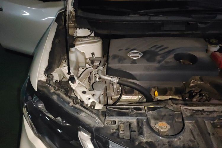 Used Nissan X-Trail 2017 2.0L CVT Comfort Edition 2WD Engine Bay Right