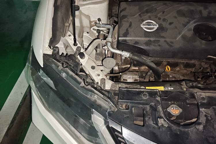 Used Nissan X-Trail 2017 2.0L CVT Comfort Edition 2WD Engine Bay Right