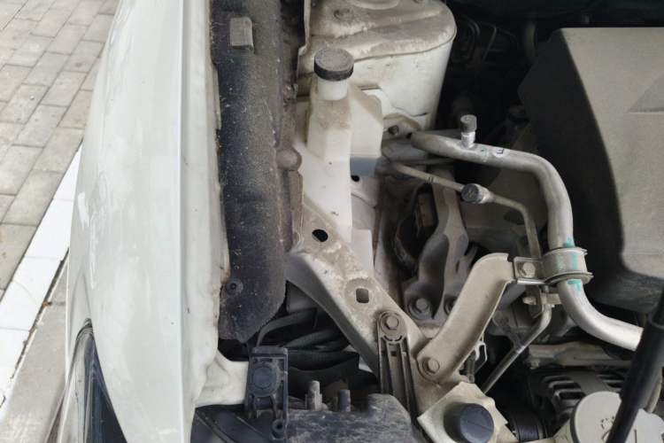 Used Nissan X-Trail 2017 2.0L CVT Comfort Edition 2WD Engine Bay Right