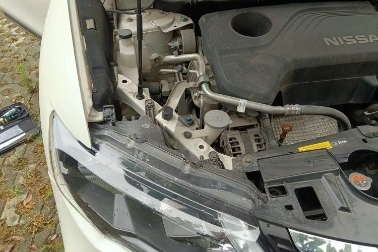 Used Nissan X-Trail 2017 2.5L CVT Luxury Edition 4WD Engine Bay Right