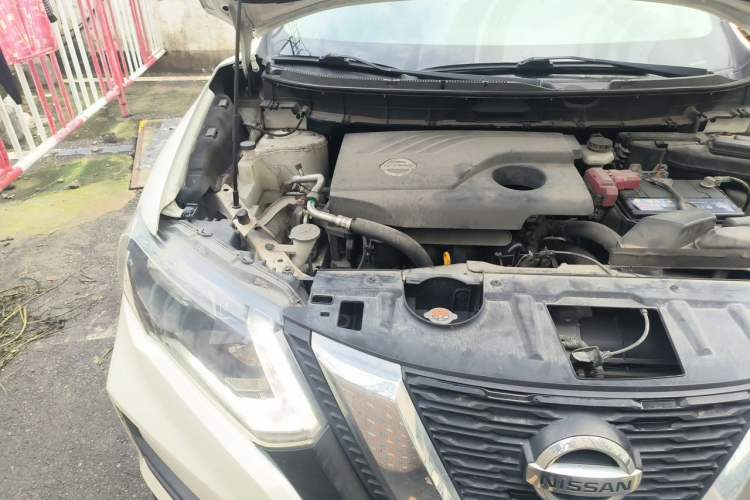 Used Nissan X-Trail 2017 2.0L CVT Comfort Edition 2WD Engine Bay Right