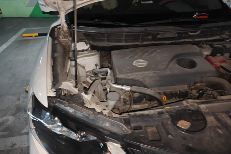 Used Nissan X-Trail 2017 2.0L CVT Comfort Edition 2WD Engine Bay Right