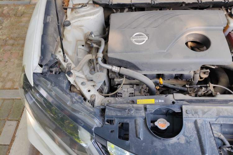 Used Nissan X-Trail 2017 2.0L CVT Comfort Edition 2WD Engine Bay Right