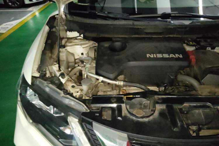 Used Nissan X-Trail 2017 2.5L CVT Luxury Edition 4WD Engine Bay Right