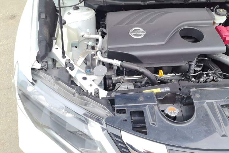 Used Nissan X-Trail 2017 2.0L CVT Comfort Edition 2WD Engine Bay Right