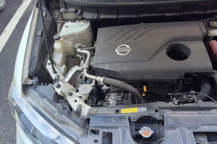 Used Nissan X-Trail 2017 2.0L CVT Comfort Edition 2WD Engine Bay Right