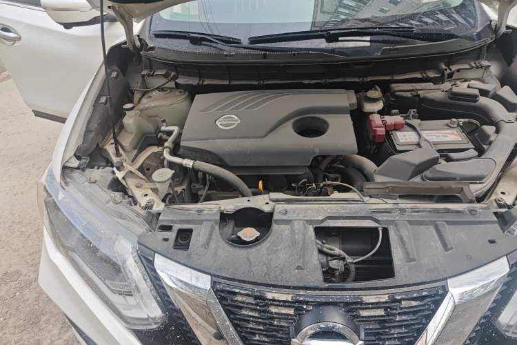 Used Nissan X-Trail 2017 2.0L CVT Comfort Edition 2WD Engine Bay Right