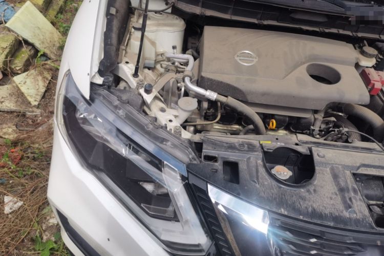 Used Nissan X-Trail 2017 2.0L CVT Smart Enjoyment Version 2WD Engine Bay Right