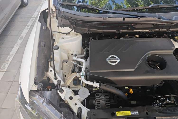 Used Nissan X-Trail 2017 2.0L CVT Comfort Edition 2WD Engine Bay Right
