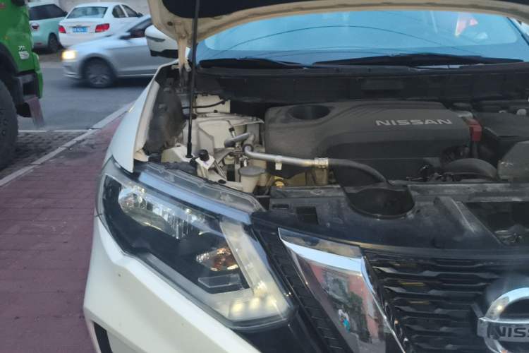 Used Nissan X-Trail 2017 2.5L CVT Luxury Edition 4WD Engine Bay Right