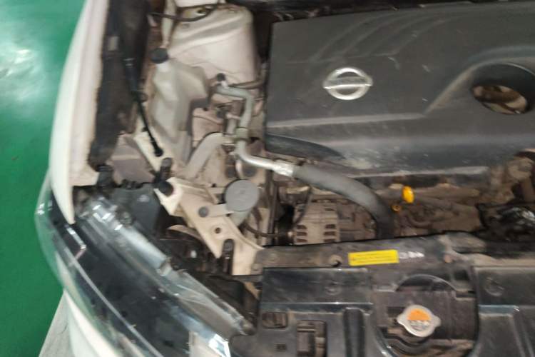 Used Nissan X-Trail 2017 2.0L CVT Comfort Edition 2WD Engine Bay Right