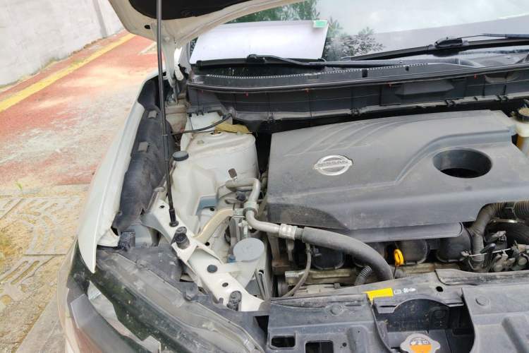 Used Nissan X-Trail 2017 2.0L CVT Comfort Edition 2WD Engine Bay Right