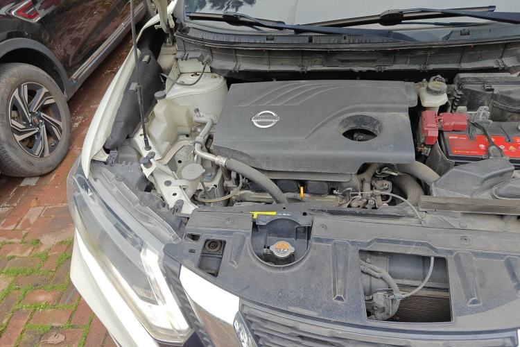 Used Nissan X-Trail 2017 2.0L CVT Comfort Edition 2WD Engine Bay Right