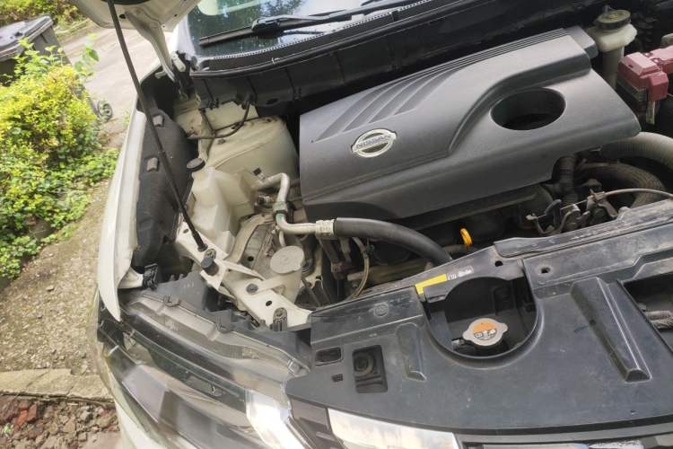 Used Nissan X-Trail 2017 2.0L CVT Comfort Edition 2WD Engine Bay Right