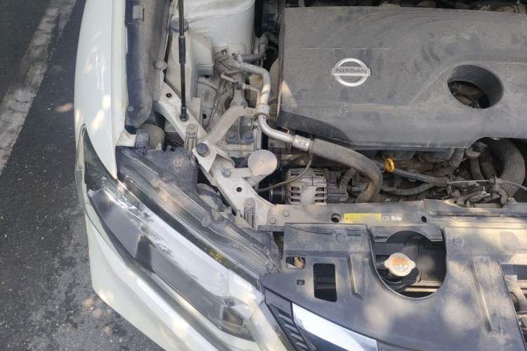 Used Nissan X-Trail 2017 2.0L CVT Comfort Edition 2WD Engine Bay Right