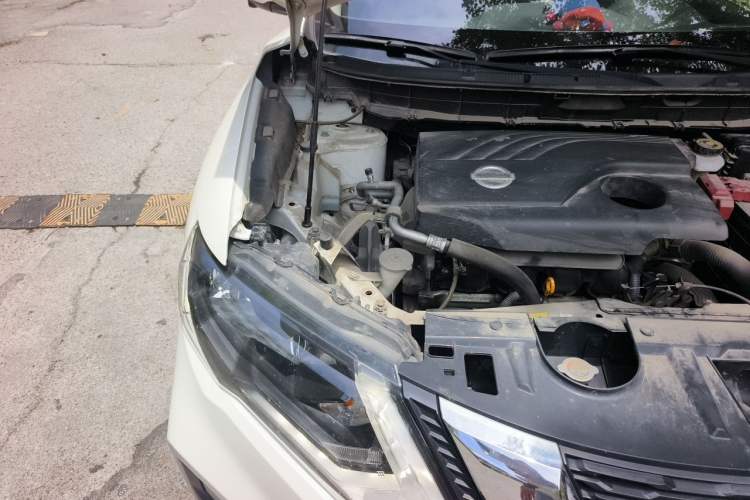 Used Nissan X-Trail 2017 2.0L CVT Comfort Edition 2WD Engine Bay Right