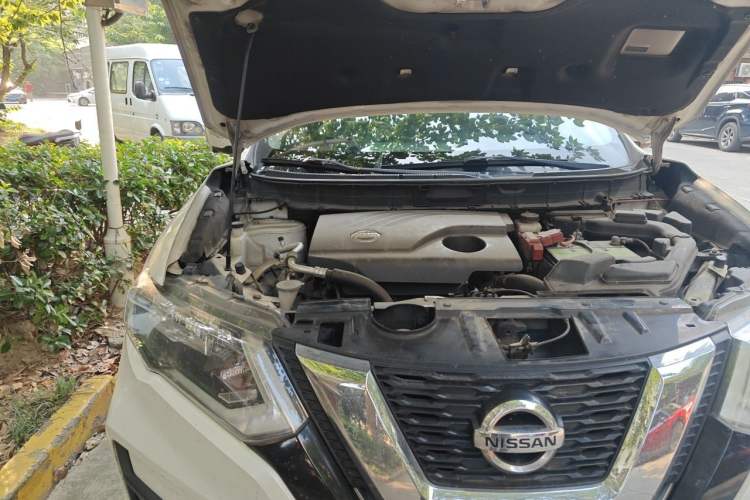 Used Nissan X-Trail 2017 2.0L CVT Comfort Edition 2WD Engine Bay Right