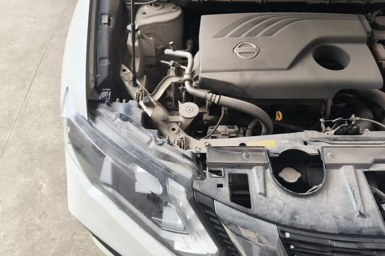 Used Nissan X-Trail 2017 2.0L CVT Comfort Edition 2WD Engine Bay Right