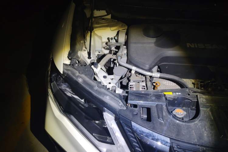 Used Nissan X-Trail 2017 2.5L CVT Luxury Edition 4WD Engine Bay Right