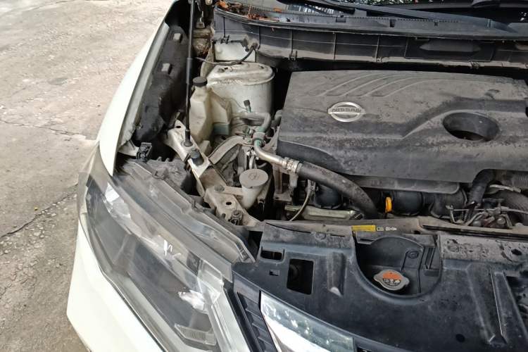 Used Nissan X-Trail 2017 2.0L CVT Comfort Edition 2WD Engine Bay Right